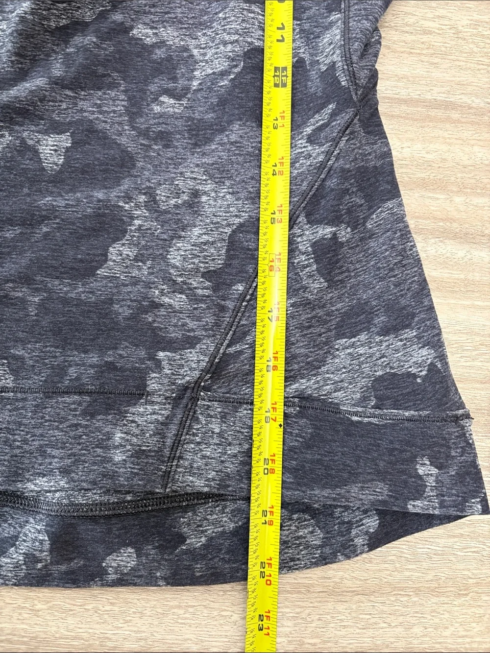 Lululemon Outrun the Elements 1/2 Zip Pullover Long Sleeve Top Blue Black Camo